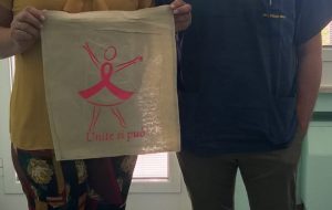 Donate al reparto di senologia del “Perrino” le shopper per il drenaggio post operatorio