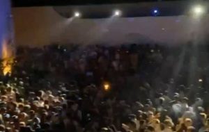 In pista mille persone senza distanziamento: l’Arenceto chiuso per 5 giorni