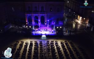 “WOW! Fasano”: Il Tango di Astor Piazzola e il violino di Alessandro Quarta incantano il pubblico di Piazza Ciaia