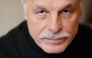 Estate di teatro a Mesagne: appuntamenti con Lucio & Mina Symphonic Memories e Michele Placido