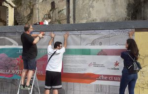 Brindisi e le Antiche Strade: Un Banner per illustrare l’opera del Murales di “Brindisi crocevia di rotte, percorsi e cammini”