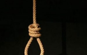 Chiede denaro agli amici mostrandosi su messenger con il cappio al collo: denunciato per procurato allarme.