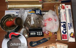 In casa 84 grammi di marijuana: arrestato