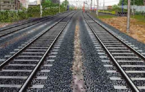 Cadavere sui binari a pochi metri dalla stazione di Brindisi: traffico ferroviario sospeso