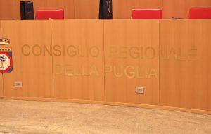 Avviata l’undicesima legislatura del Consiglio Regionale pugliese: Loredana Capone nominata Presidente; Fitto non ci sarà: si è dimesso