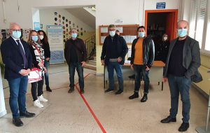 Il sindaco Matarrelli, l’onorevole Aresta e il consigliere Vizzino alle scuole: “Collaborazione per superare insieme l’emergenza sanitaria”