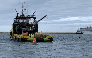 Aereo cade in mare e provoca feriti ed inquinamento: per fortuna è solo un’esercitazione