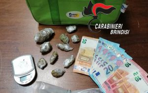 Detiene in casa 55,45 grammi di marijuana: arrestato 38enne