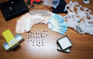 Sequestrate a Mesagne 20 dosi di cocaina: un arresto e due denunce