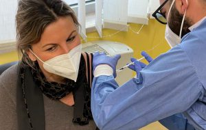 Vaccino anticovid: si lavora a pieno ritmo negli ospedali pugliesi