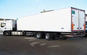 Guidava autoarticolato senza aver la patente C-E: denunciato 71enne