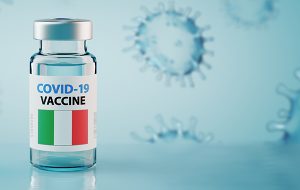 Vaccinazioni: da lunedì 29 prenotazioni per gli ultrasessantenni