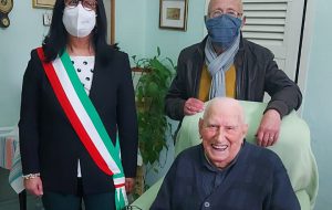 San Vito dei Normanni festeggia i 106 anni di nonno Vincenzo Prete