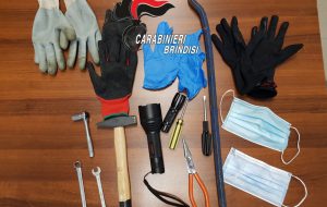Inseguimento notturno tra ladri e Carabinieri: un arresto e tre denunce
