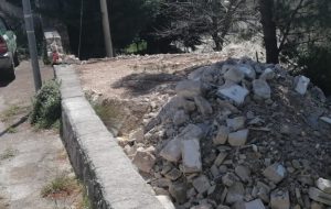 Selva di Fasano: rifiuti da demolizione scaricati nel terreno del vicino, blitz dei Carabinieri Forestali