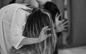 Violenta(te): al Verdi la danza contemporanea che denuncia la violenza sulle donne
