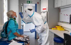 Dall’inizio della pandemia sono 271.000 i tamponi analizzati dal laboratorio di Patologia clinica del Perrino: 1.750 molecolari al giorno negli ultimi giorni di dicembre 2021