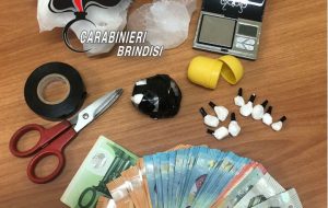 Beccato in centro con 5 grammi di cocaina, a casa ne aveva altri 30: arrestato 34enne