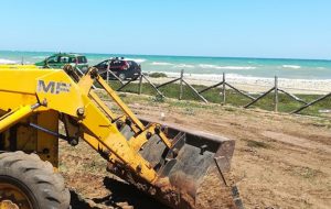 Lido completamente fuori norma: nei guai proprietario e gestore di una spiaggia di Rosa Marina