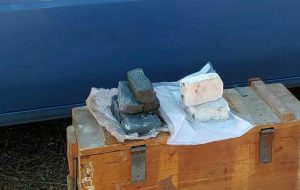 Nuovo colpo alla malavita: la Polizia sequestra 2,5 kg di esplosivo nascosti in un casolare abbandonato
