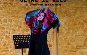 Oltre il velo, al Teatro Sociale uno spettacolo gratuito sui nuovi italiani nell’ambito del Festival “Tempeste”