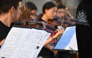 A Palazzo Roma l’Opening Ceremony tra musica da cinema e danza aerea