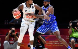 Supercoppa: Perkins e Redivo guidano l’Happy Casa Brindisi alla vittoria contro Sassari. Alle 18.00 semifinale contro Milano