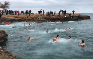 Tuffo di Capodanno 2022: Tradizione rispettata anche se in forma ridotta