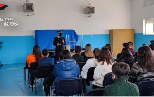 I Carabinieri incontrano studenti e docenti dell’Istituto Scientifico IISS Agostinelli” di Ceglie Messapica