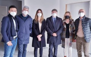 Il DG Roseto visita l’ospedale di Ostuni: a breve non sarà più Covid e sarà avviata la piastra