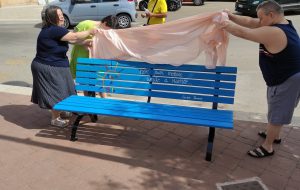 San Vito: le panchine rinate grazie all’opera del Centro “Raggio di Sole”