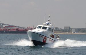 Aereo cade in mare in fase d’atterraggio: pienamente riuscita l’esercitazione nel Porto di Brindisi