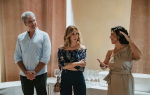 ‘Radici’: Il connubio fra vino e arte a Brindisi