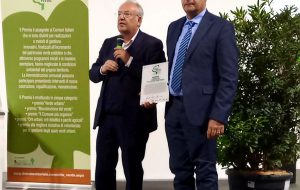 Il Comune di Brindisi riceve a Milano il Premio nazionale “La Città per il Verde” per il recupero del Bosco Tommaseo