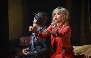 “Manola”, al Nuovo Teatro Verdi Nancy Brilli e Chiara Noschese