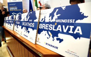Estate 2023: Ryanair lancia sei nuove rotte su Bari e Brindisi
