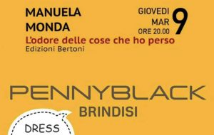 Un libro con Penny Black: giovedì 9 appuntamento con Manuela Monda ed il libro “L’odore delle cose che ho perso”