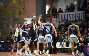 LBA: Brindisi lotta fino alla fine ma Tortona vince 81-77