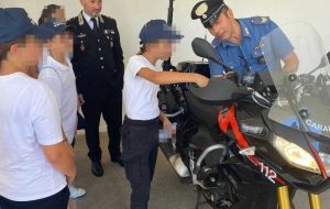 16 “Mini Vigili” in visita alla Compagnia Carabinieri di San Vito Dei Normanni