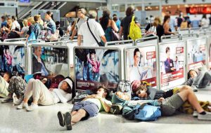Volo cancellato Easyjet Milano Brindisi, ai passeggeri 250 euro