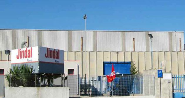 Lavoratori in protesta alla Jindal: licenziamento di un collega causato da un clima poco sereno