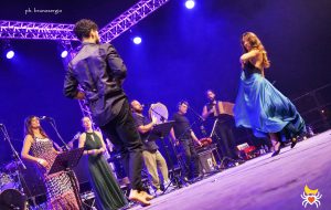 Giovedi 3 Agosto a Torre Guaceto concerto sul mare dell’Orchestra Popolare La Notte della Taranta