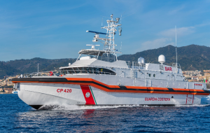 Approda a Brindisi la Nave della Guardia Costiera “Natale De Grazia”