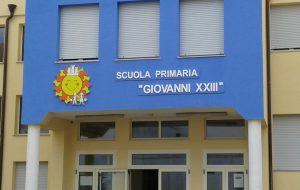 Vandali alla scuola primaria: disposta la chiusura del plesso