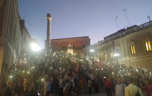 Stop al bombolone e Brindisi Porta d’Oriente, tutti in piazza per il riscatto di Brindisi
