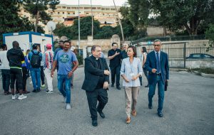 Il Progetto PIU Su.Pr.Eme incontra il vescovo di Brindisi Giovanni Intini in visita al dormitorio di Via Provinciale San Vito