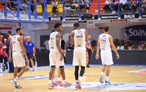 Brindisi sulle gambe, Reggio di forza domina la prima partita stagionale