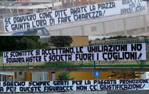 Tifosi del Brindisi in rivolta: appesi tre striscioni di protesta