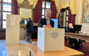 Urne aperte per il nuovo consiglio provinciale di Brindisi: 356 consiglieri al voto, 33 candidati in lizza, 12 seggi in palio