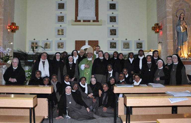 A Brindisi anniversario suore antoniane con arcivescovo Intini e la madre generale Suor Bertilla Fumarola